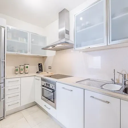 Romen 2-2 Penthouse Sea View & Jacuzzi 2b Feriehus *